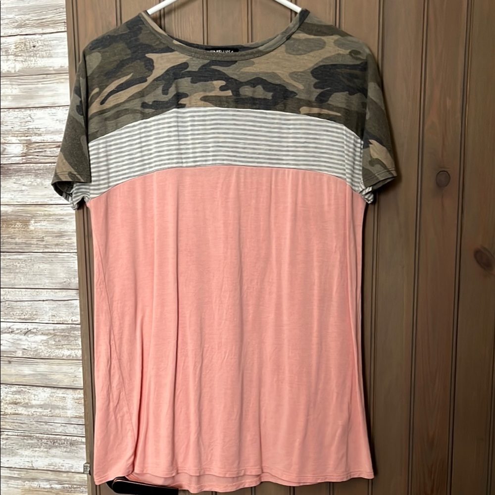 Green and Gray Short Sleeve T-Shirt with Camouflage Design